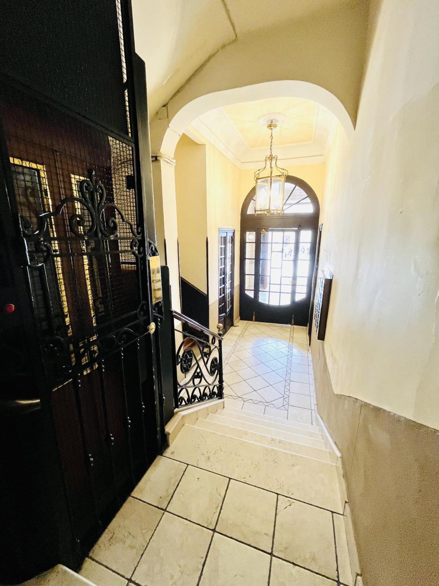 Dplace To Be - Amazing Apartments In Historic Center Madrid Eksteriør billede