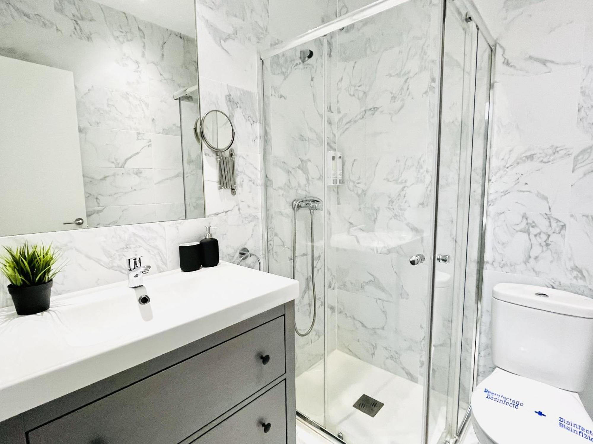 Dplace To Be - Amazing Apartments In Historic Center Madrid Værelse billede